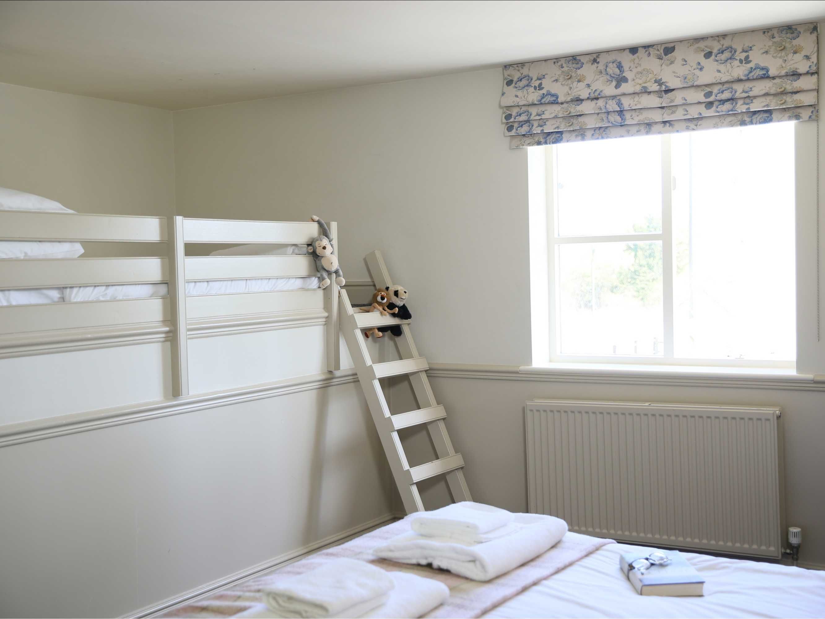 Book a stay in one of our bedrooms at the George Inn in Longbridge, near Centre Parcs Longleat